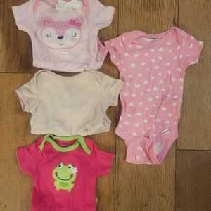 4 Onesies 0-3 Months